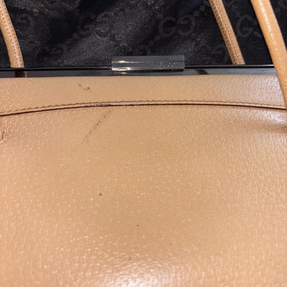 Authentic Gucci Cream Snakeskin Shoulder Bag - Picture 7 of 7